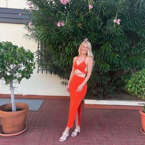 Selfie Leslie Sawyer Halterback Strappy
Back Ruched Midi Dress